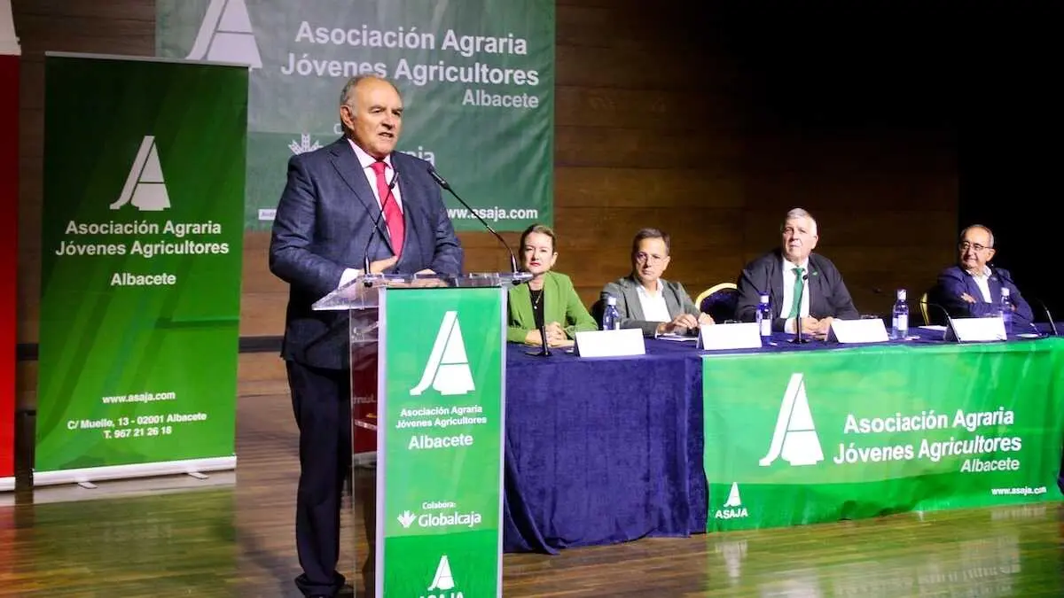 El presidente regional de Asaja, José María Fresneda, este miércoles durante su intervención en la asamblea provincial de la organización en Albacete