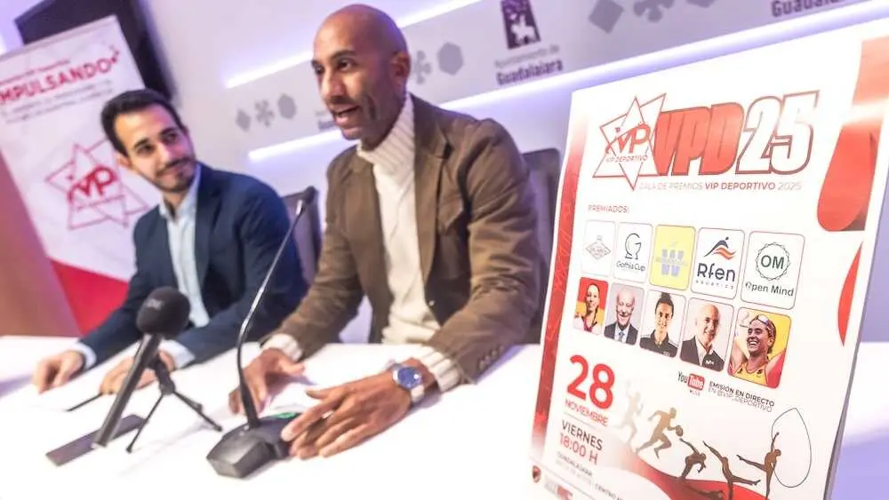 Vicente del Bosque y 'Maldini' en la Gala VIP Deportivo de Guadalajara el día 28