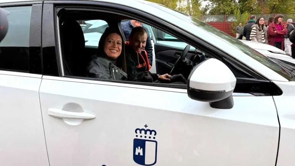 Castilla-La Mancha incorpora 24 vehículos híbridos al área de servicios sociales