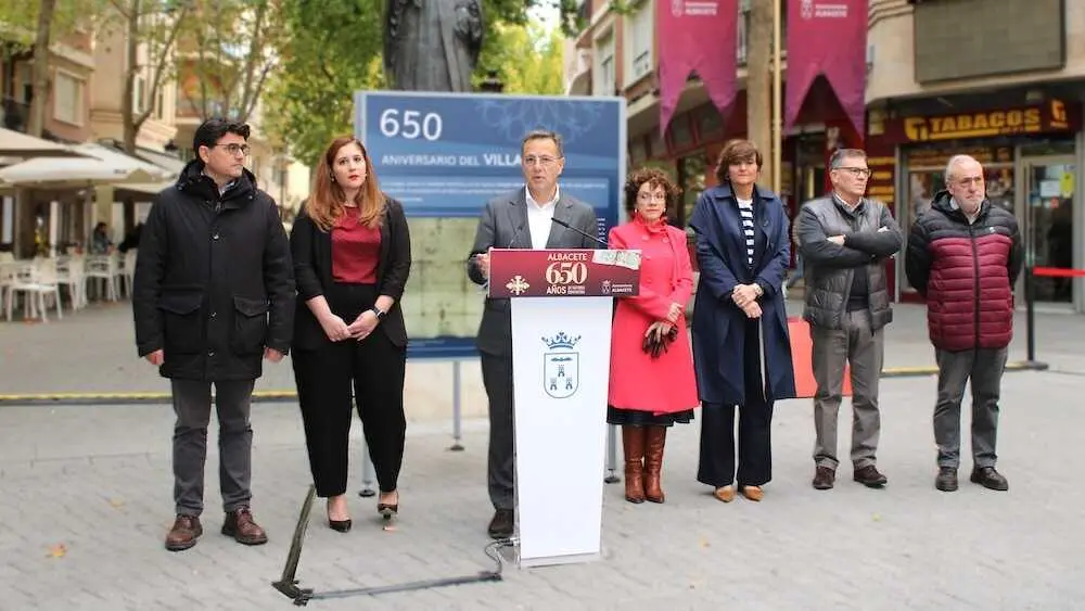 Albacete celebra su 650º Villazgo con una exposición en la plaza de la Constitución