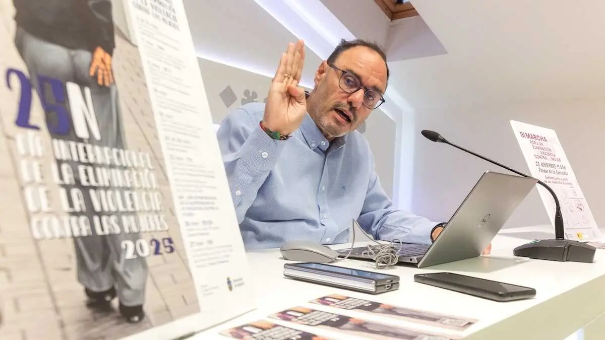 El concejal de Igualdad del Ayuntamiento de Guadalajara, Roberto Narro, ha informado de las actividades programadas con motivo del 25N