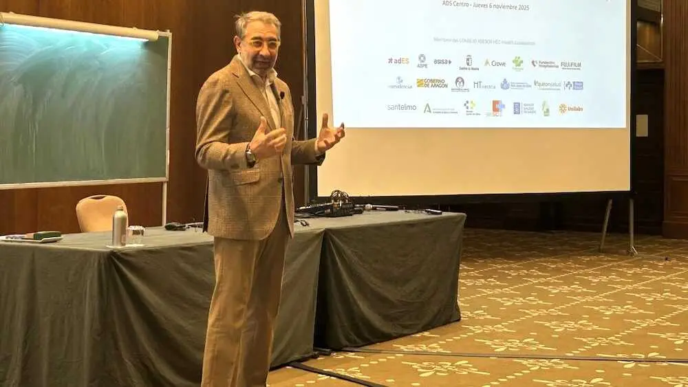 El consejero de Sanidad, Jesús Fernández Sanz, ha participado en la inauguración de la quinta edición del programa que desde el Gobierno de Castilla-La Mancha se comparte con San Telmo Business School para la formación de directivos sanitarios.