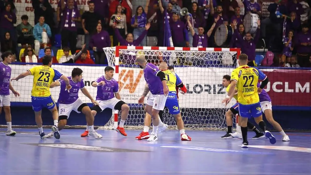 El Caserío impone su fondo físico en un derbi vibrante ante el Guadalajara (28-30) - Fotografía: Santi Molina