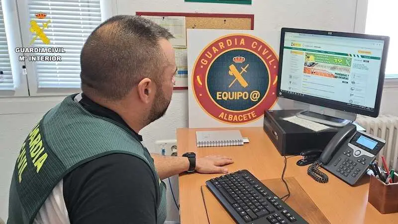 Detenido por hacerse pasar por un proveedor y estafar 5.200 euros a un empresario