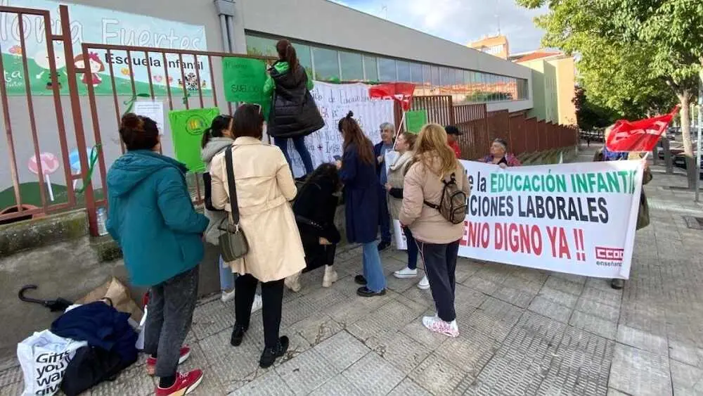 Trabajadoras de escuelas infantiles de Toledo irán a la huelga si no cobran su salario
