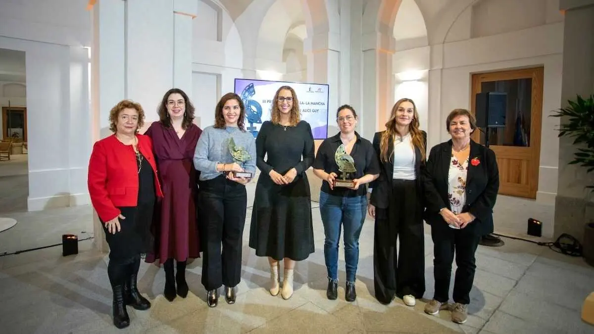 La consejera de Igualdad, Sara Simón, entrega los Premios de Castilla-La Mancha Mujeres en el Cine ‘Alice Guy’, en el patio del Edificio Nuncio de la Consejería de Hacienda, Administraciones Públicas y Transformación Digital en Toledo