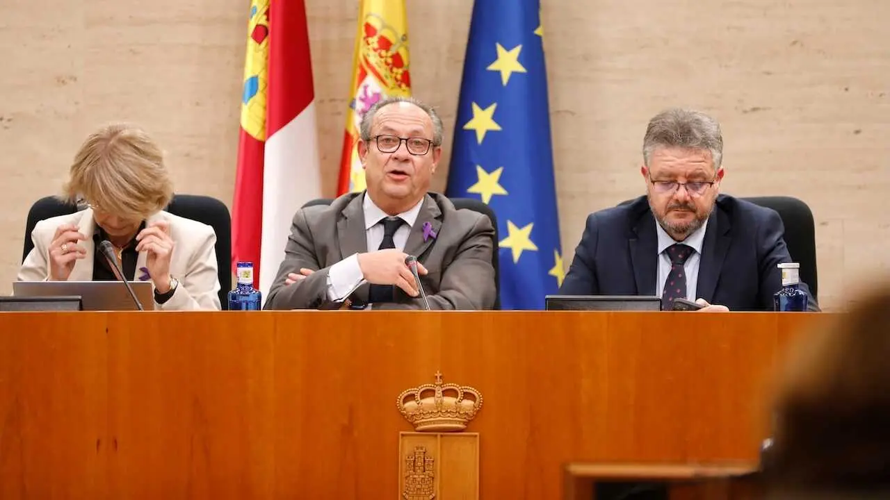 El consejero de Hacienda, Administraciones Públicas y Transformación Digital, Juan Alfonso Ruiz Molina, en una imagen de archivo durante una comparecencia en la Comisión de Economía y Presupuestos de las Cortes de Castilla-La Mancha