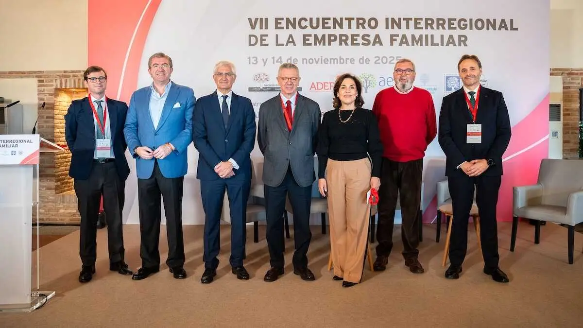 Toledo fue este viernes el escenario del VII Encuentro Interregional de la Empresa Familiar, un foro organizado por la Asociación de la Empresa Familiar de Castilla-La Mancha (AEFCLM) en colaboración con ADEFAN, EFCL, AMEFMUR, AAEF y AEEF.
