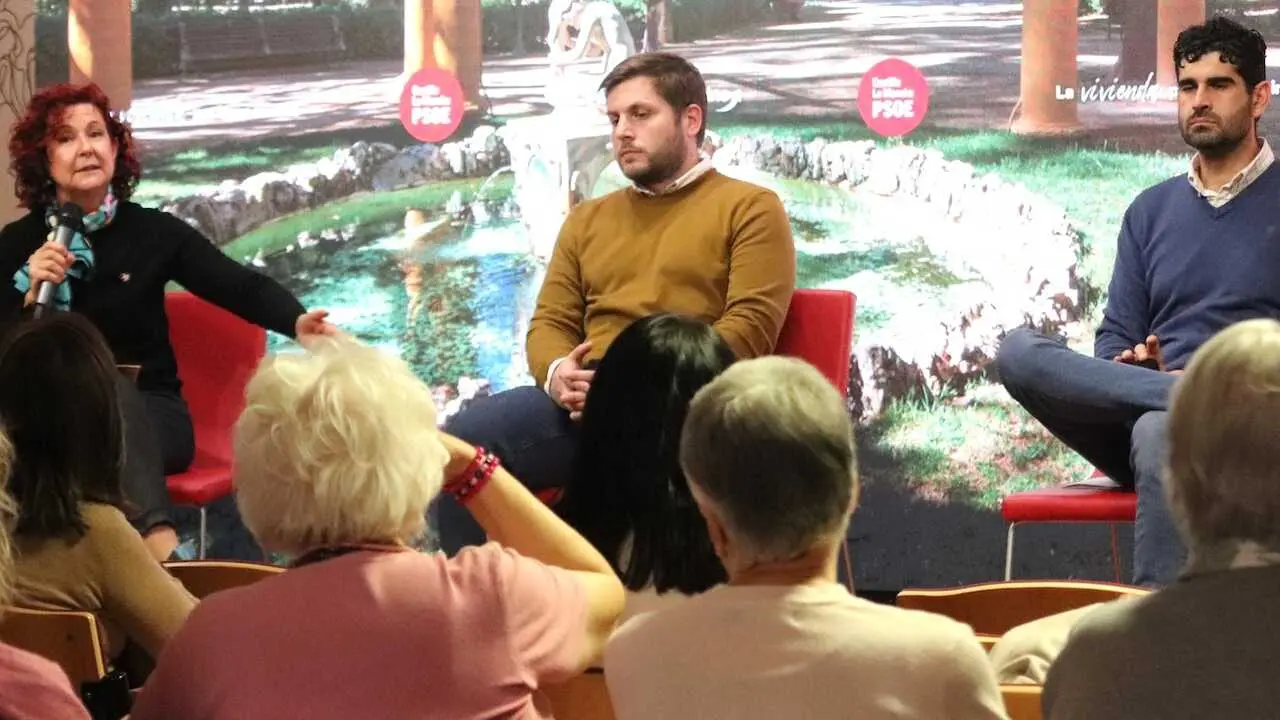 El consejero de Fomento de Castilla-La Mancha, Nacho Hernando (c), este sábado en el acto del PSOE "La Vivienda Por Buen Camino" celebrado en Albacete