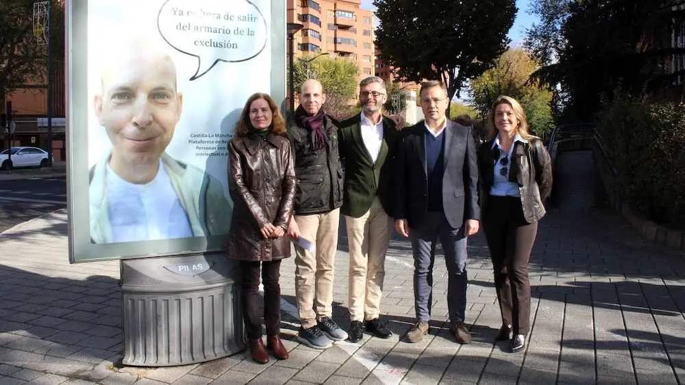Llega a Albacete capital la campaña para "salir del armario de la exclusión"