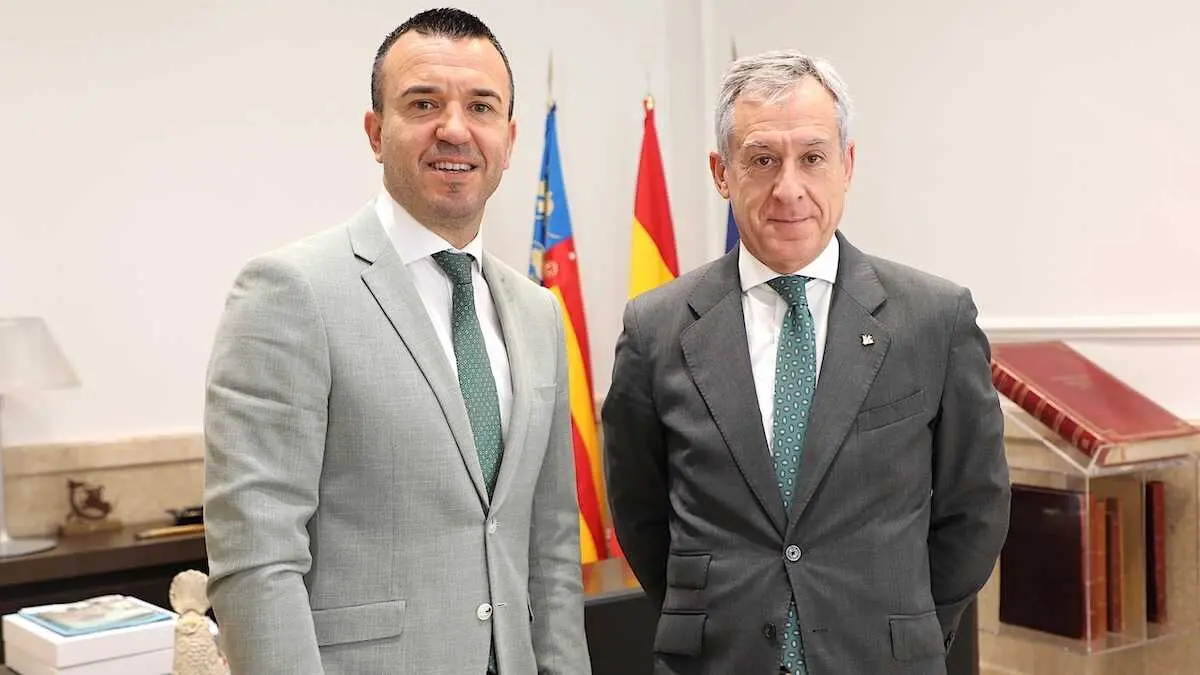El presidente de la Diputación de Valencia, Vicente José Mompó Aledo, y el presidente de Eurocaja Rural, Javier López Martín