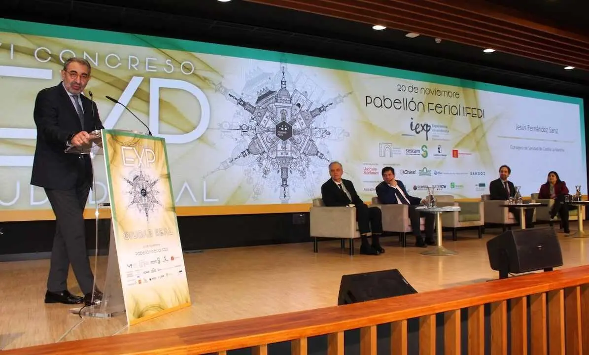 El consejero de Sanidad, Jesús Fernández Sanz, en la inauguración del VI Congreso Nacional de Experiencia del Paciente, celebrado en Ciudad Real