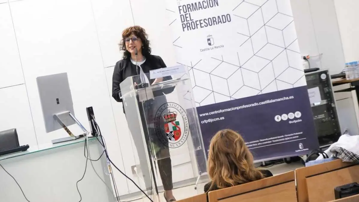 La viceconsejera de Educación, Universidades e Investigación, Mar Torrecilla, en el VII Encuentro Regional de Comunidades de Aprendizaje: 'Tejiendo redes de éxito, convivencia y bienestar'