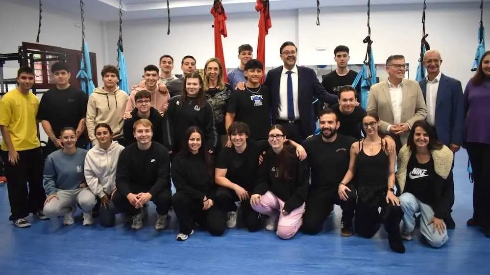 El consejero de Educación, Cultura y Deportes, Amador Pastor, en su visita al IES 'Parque Lineal' de Albacete