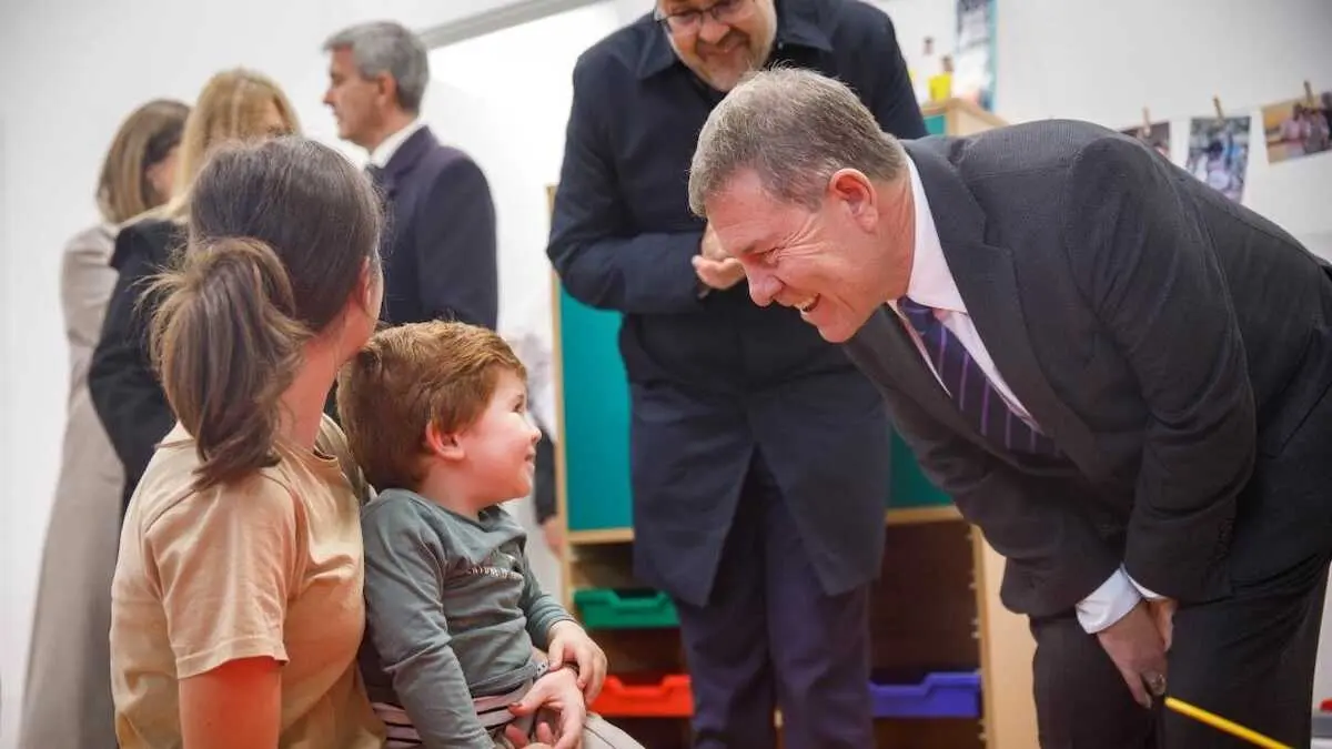 El presidente de Castilla-La Mancha, Emiliano García-Page, inaugura la Escuela Infantil ‘El Molinillo’ en Portillo de Toledo