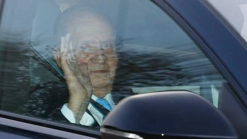 El rey Juan Carlos llegando al aeropuerto tras el almuerzo en El Pardo - EP
