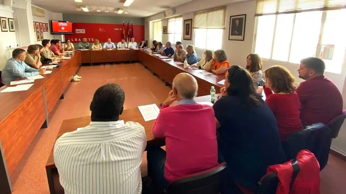 En la imagen un instante de la reunión de la Comisión Ejecutiva Municipal del PSOE en Albacete, convocada de urgencia