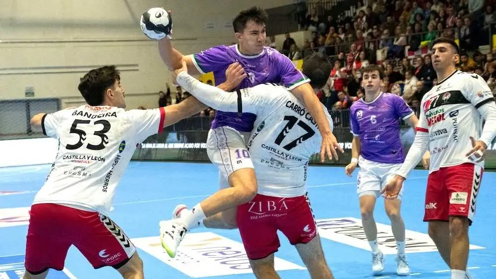 Guadalajara se impone en un final dramático y asalta la pista de Nava (29-30) - Fotografía: Dani Pérez