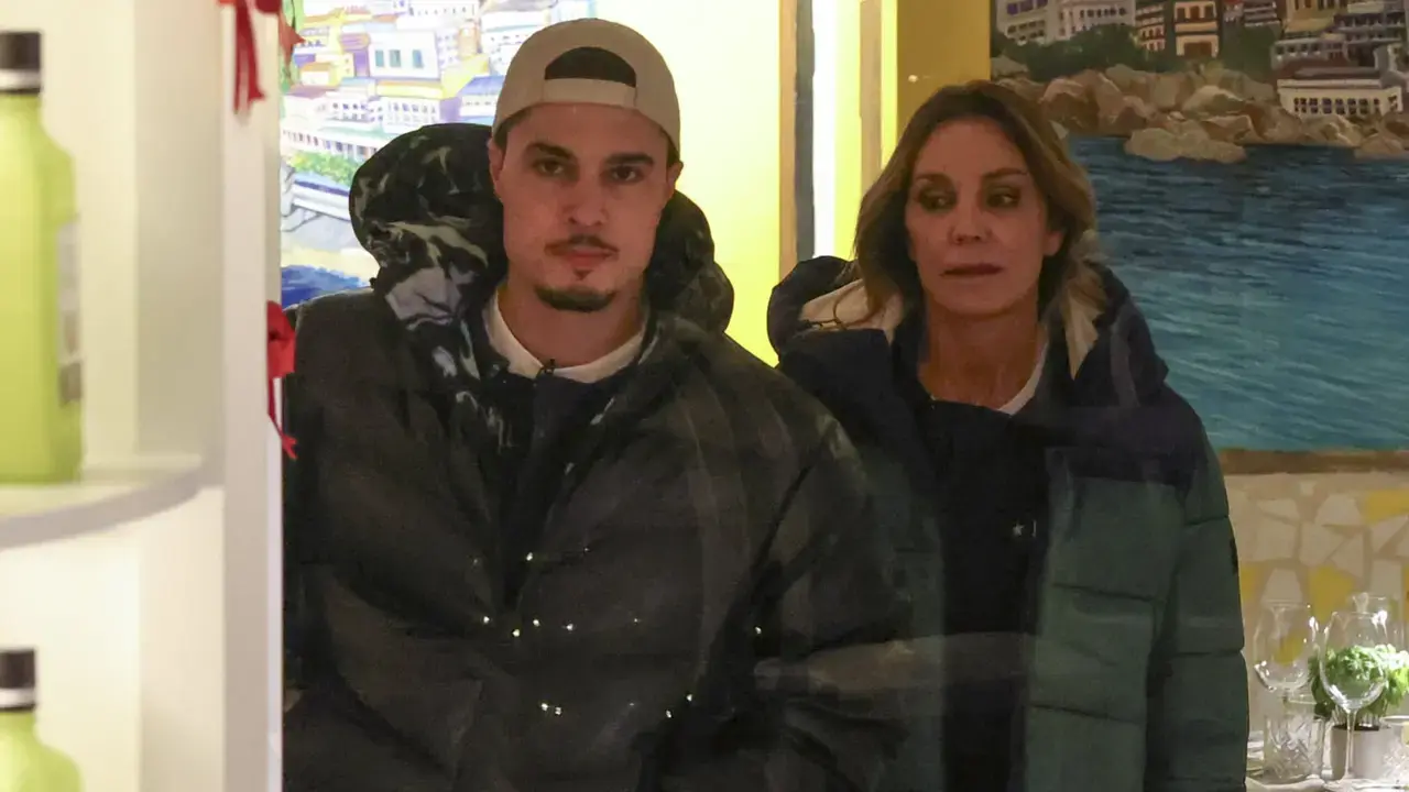 Mar Flores y su hijo Carlo Costanzia, al fin libres: fin al contrato que les obligaba a entenderse