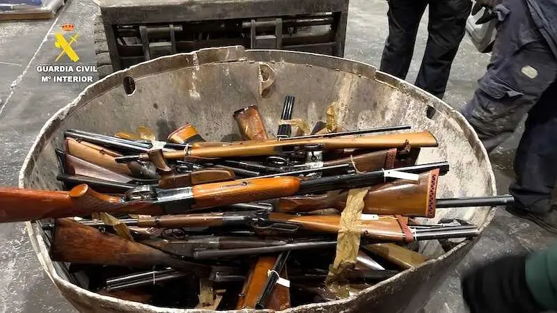 La Guardia Civil achatarra hasta 529 armas y objetos peligrosos en Guadalajara