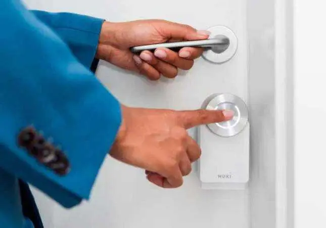 La nueva estrategia de ladrones para entrar en casas con este tipo de cerraduras