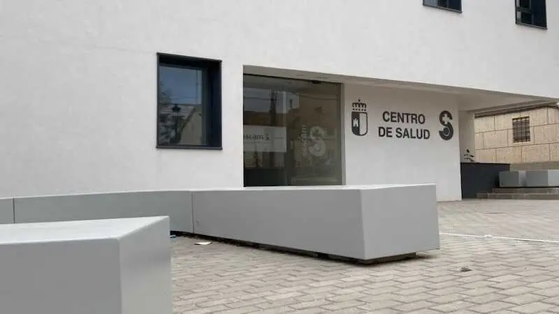 En la imagen de archivo el centro de salud de Balazote (Albadete)
