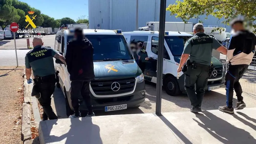 Doce detenidos de una organización criminal por 22 robos en camiones estacionados