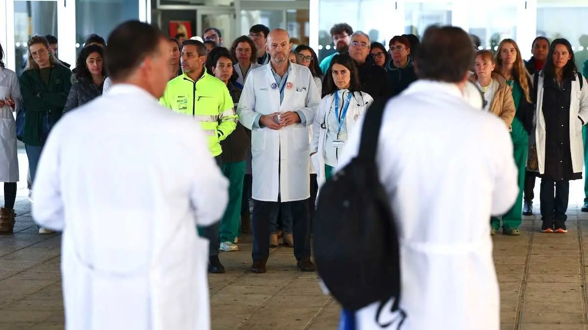 Manifestación de médicos llevada a cabo este miércoles en la segunda de las cuatro jornadas de huelga nacional de médicos, facultativos y residentes convocada por CESM para rechazar el borrador del nuevo Estatuto Marco, a la que suma una huelga autonómica propia que pide reactivar la carrera profesional - EFE/Ismael Herrero