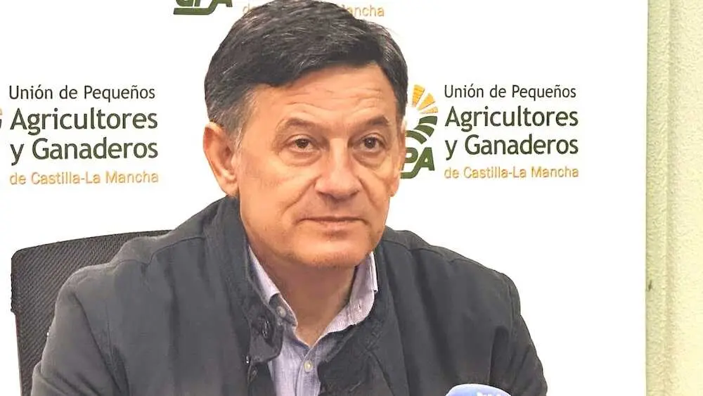 El secretario general de UPA en Castilla-La Mancha, Julián Morcillo, en rueda de prensa