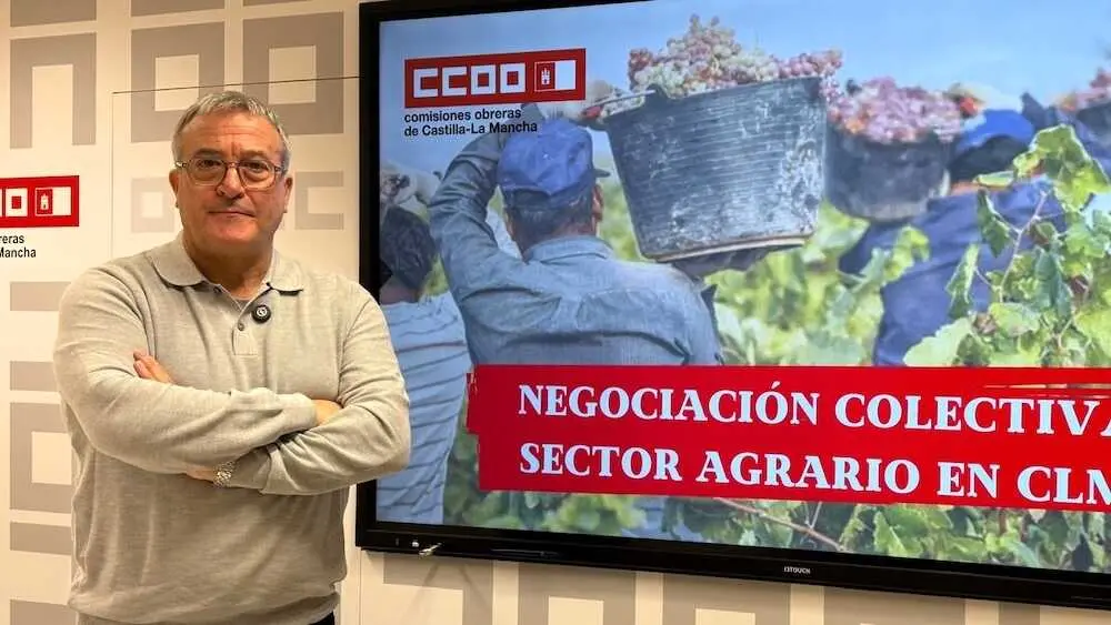 El secretario regional de Acción Sindical de CCOO Castilla-La Mancha, Ángel León, durante la rueda de prensa que ha ofrecido