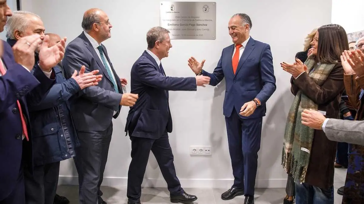 El presidente de Castilla-La Mancha, Emiliano García-Page, inaugura, en Tarancón (Cuenca), el Centro de Mayores con Centro de Día que está en la calle Párroco José María Alfaro de la localidad.