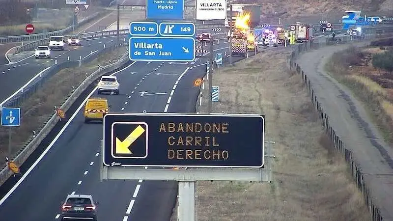 Muere un conductor tras chocar su coche con un camión en la A-4 en Ciudad Real