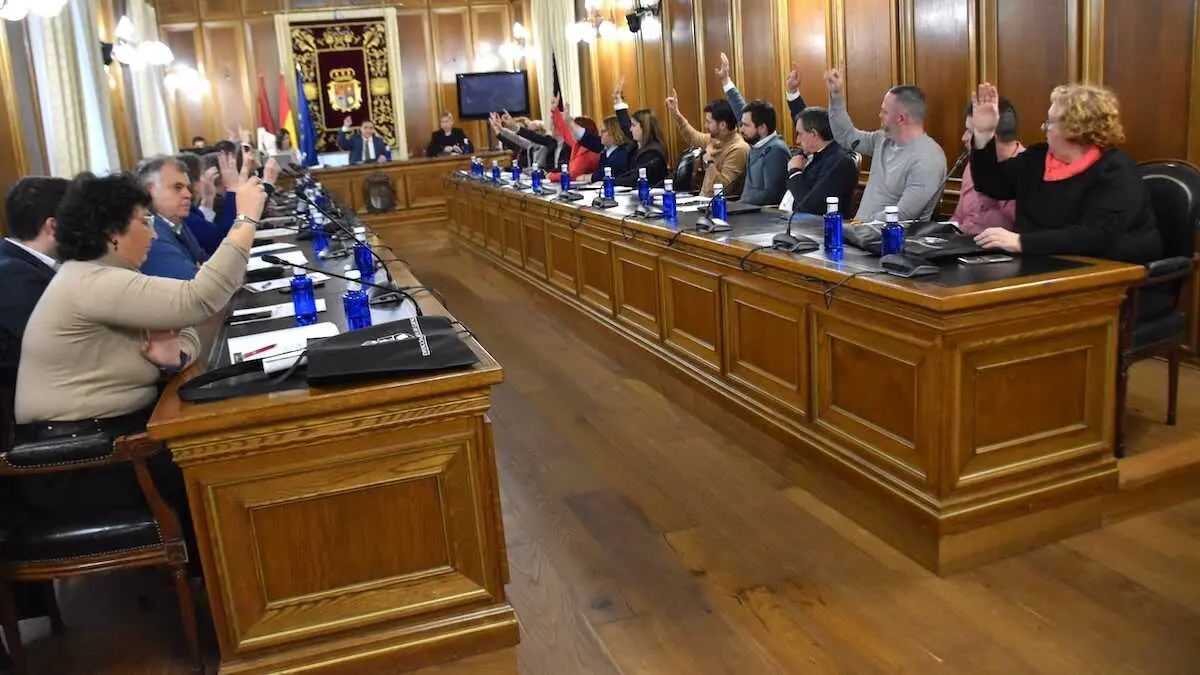 En la imagen un instante del Pleno de la Diputaci&oacute;n de Ciudad Real que ha aprobado este martes el presupuesto de la instituci&oacute;n para 2026