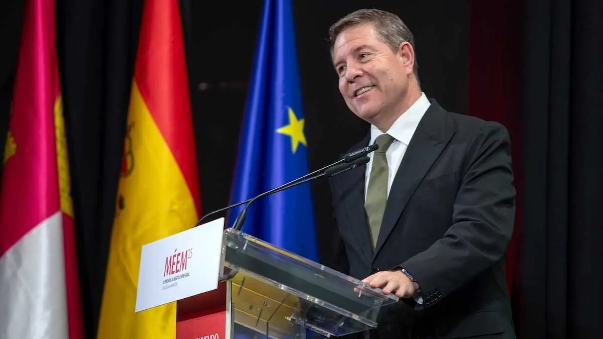 El presidente regional, Emiliano Garc&iacute;a-Page, ha presidido en Cabanillas del Campo (Guadalajara), la IX edici&oacute;n de la entrega de los premios al M&eacute;rito Empresarial de Castilla-La Mancha