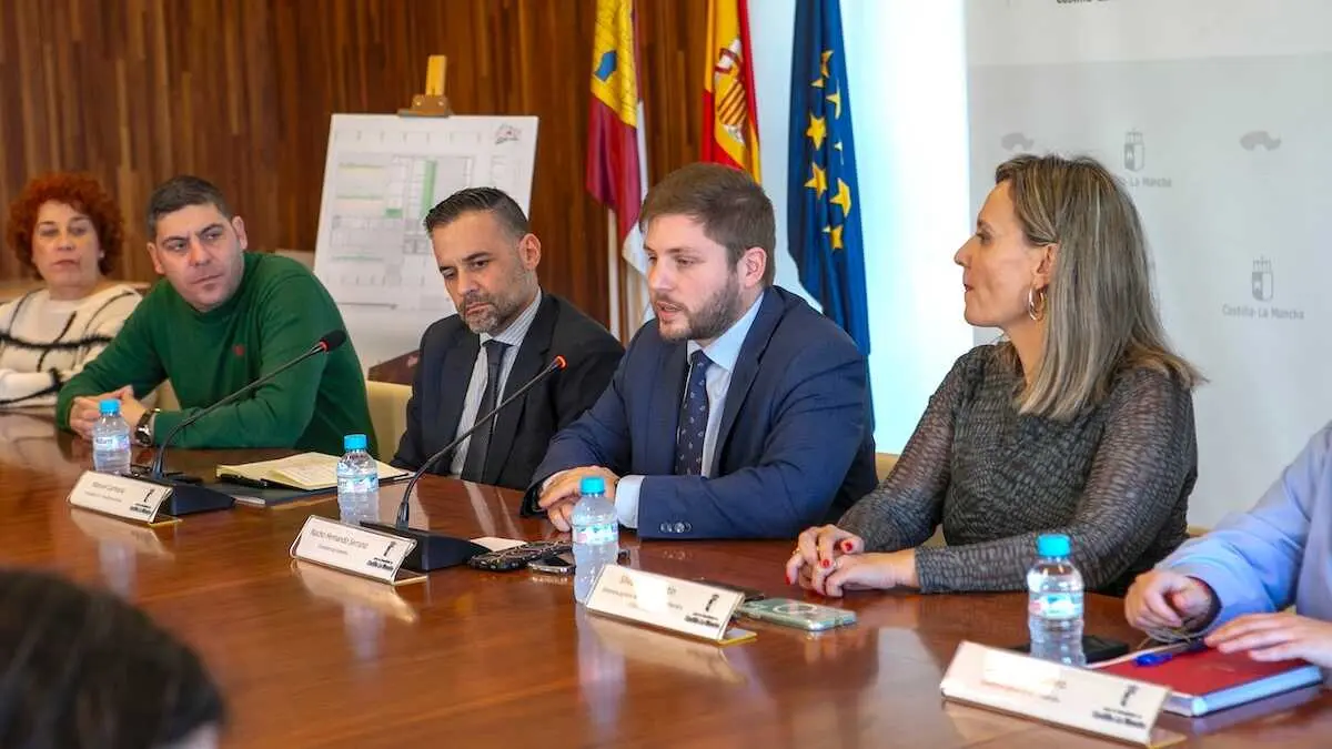 El consejero de Fomento, Nacho Hernando, ha mantenido un encuentro con el Consejo Territorial de La Fundaci&oacute;n Laboral de la Construcci&oacute;n de Castilla-La Mancha