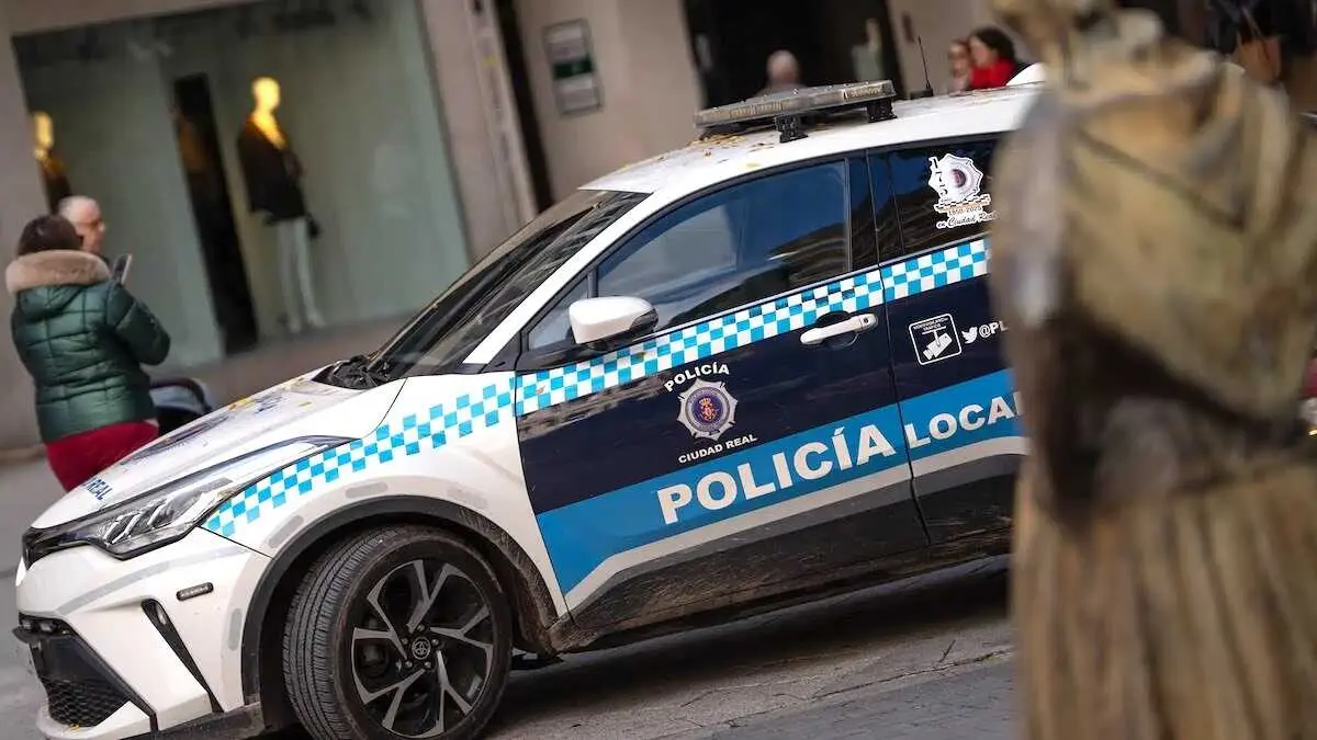 En la imagen de archivo un coche patrulla de la Polic&iacute;a Local de Ciudad Real - Fotograf&iacute;a: Lanza/Elena Rosa