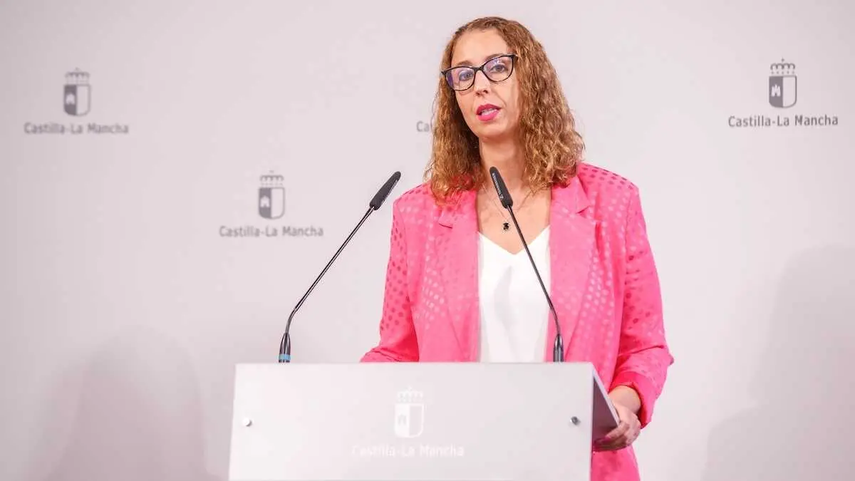 La consejera de Igualdad de Castilla-La Mancha, Sara Sim&oacute;n, en una imagen de archivo en rueda de prensa