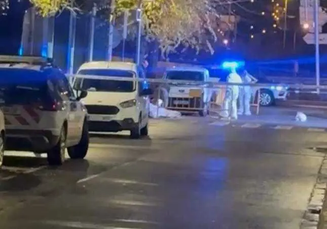 Una pelea a cuchilladas en una calle acaba con un chico muerto y el asesino huido, reyerta, cad&aacute;ver, asesinato, crimen,