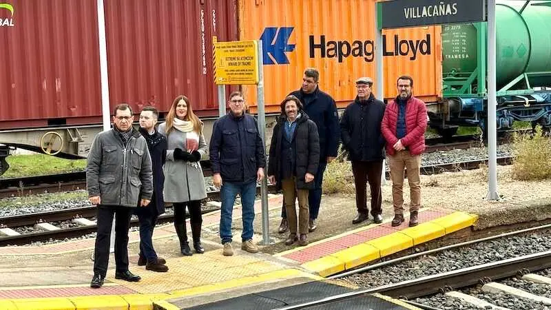 Exigen a Transportes que elimine el paso a nivel de la estaci&oacute;n de Villaca&ntilde;as (Toledo)