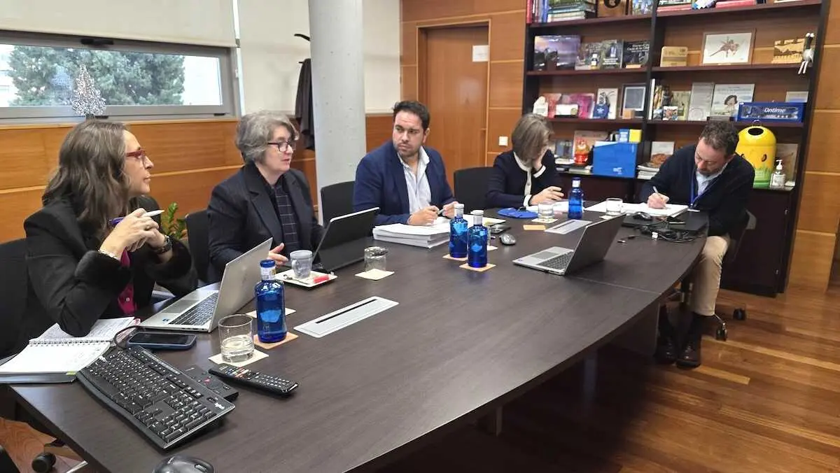 La consejera de Desarrollo Sostenible, Mercedes G&oacute;mez, ha presidido la reuni&oacute;n del Consejo de Administraci&oacute;n de la entidad Infraestructuras del Agua de Castilla-La Mancha