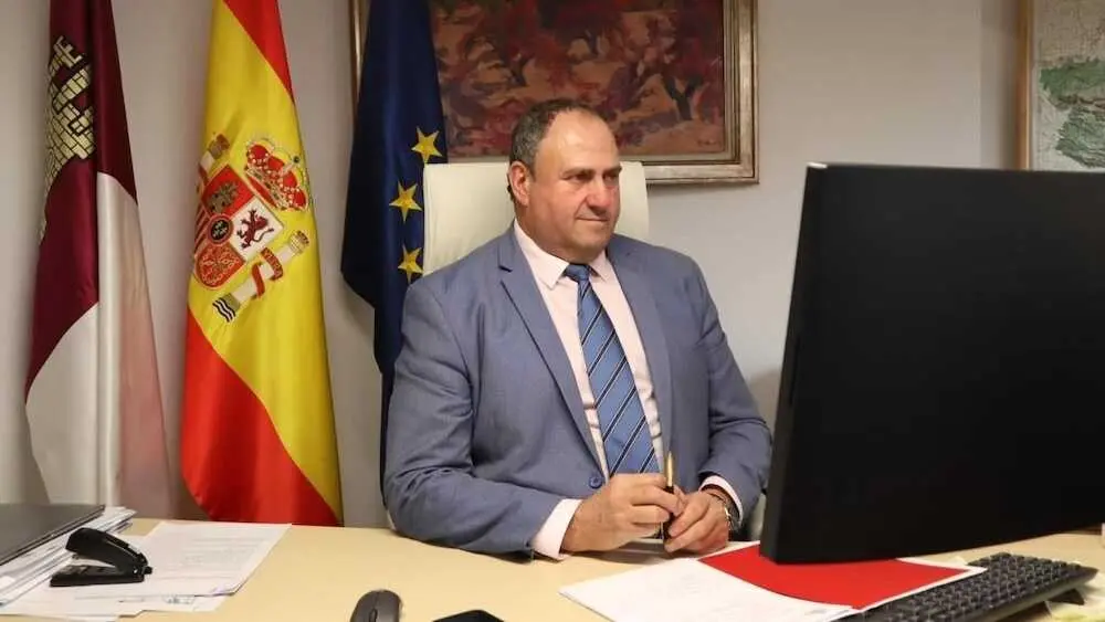 El consejero de Agricultura, Ganader&iacute;a y Desarrollo Rural y vicepresidente de la Fundaci&oacute;n Dieta Mediterr&aacute;nea, Juli&aacute;n Mart&iacute;nez Liz&aacute;n, ha participado en la reuni&oacute;n anual del Patronato de dicha Fundaci&oacute;n