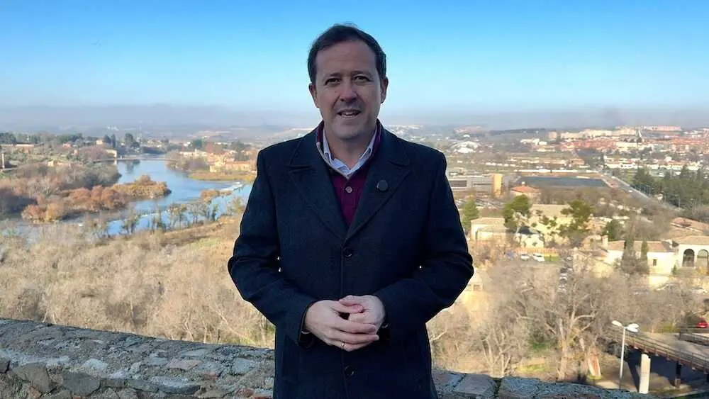 El alcalde de Toledo, Carlos Vel&aacute;zquez, ha informado sobre el nuevo POM de la ciudad