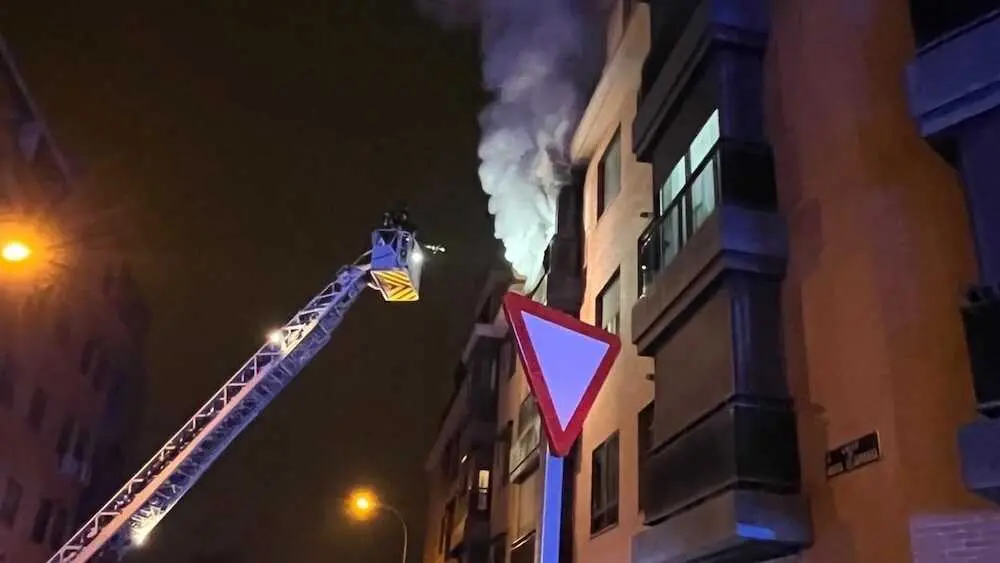 Mueren una madre y sus dos hijos atrapados en el incendio de su vivienda, bomberos