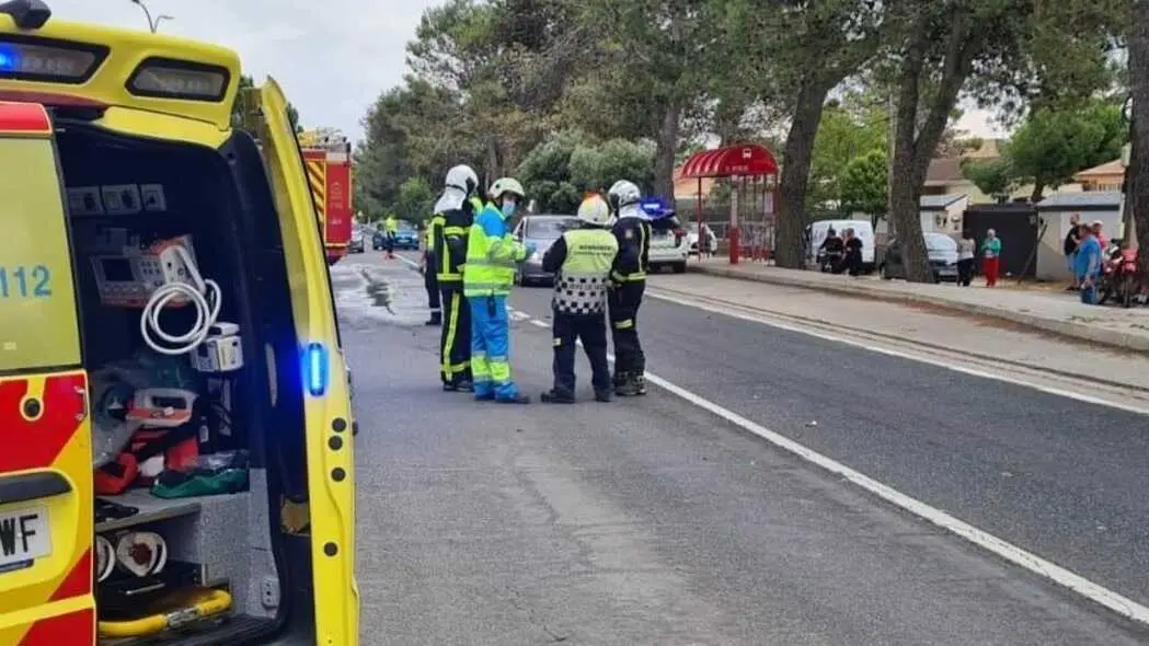 Muere un motorista tras chocar con un turismo e incendiarse ambos veh&iacute;culos, accidente de tr&aacute;fico, choque, colisi&oacute;n, atropello,&nbsp;