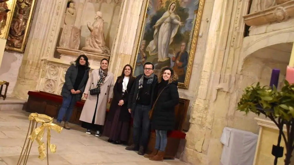 La restauraci&oacute;n del cuadro de la Virgen de la Misericordia descubre dos donantes