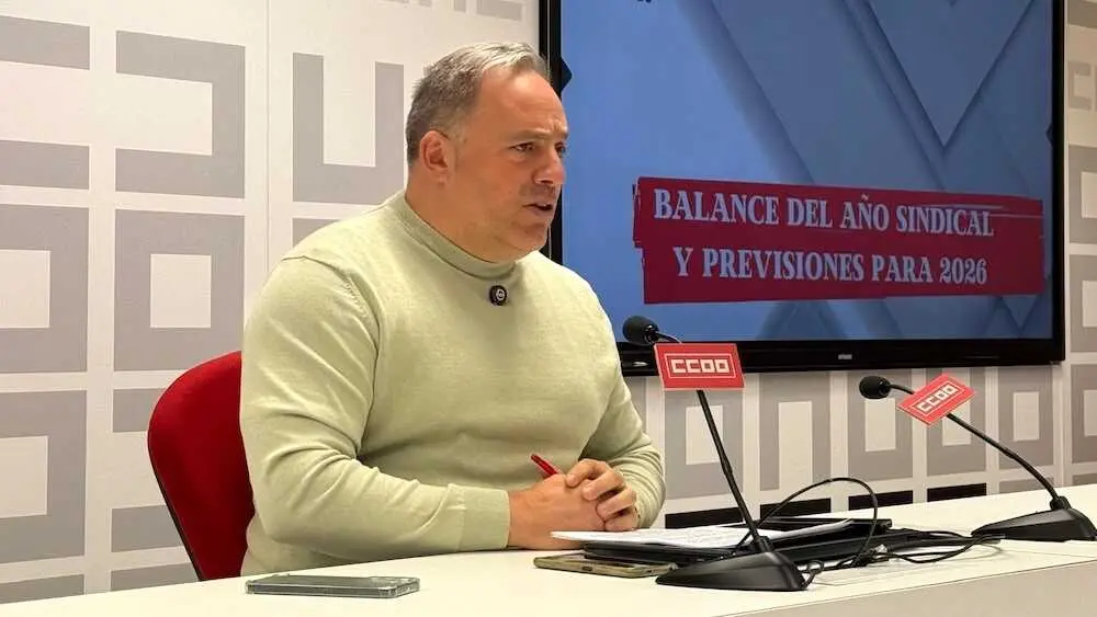 El secretario general de CCOO Toledo, Federico P&eacute;rez, durante la rueda de prensa que ha ofrecido