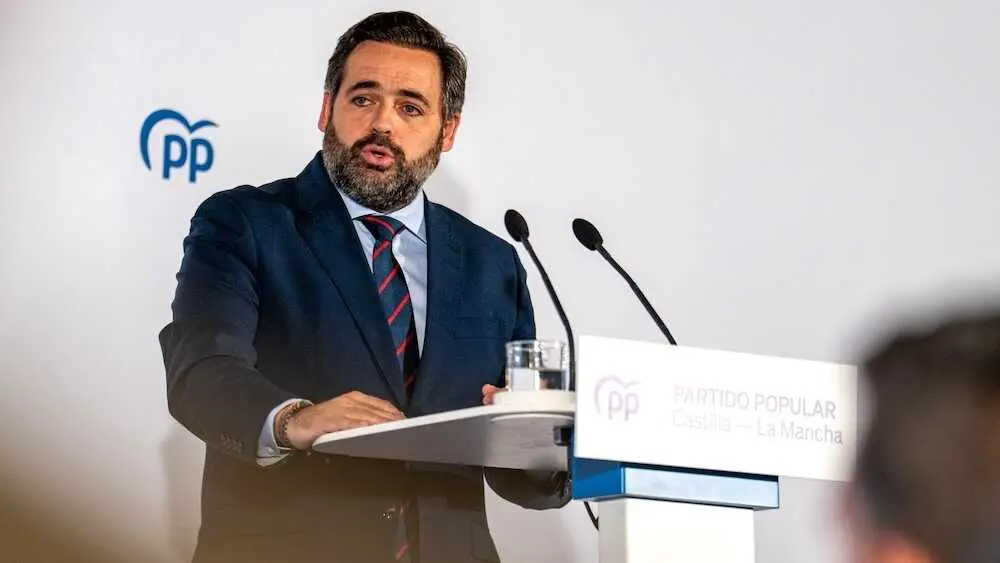 El presidente del PP de Castilla-La Mancha, Paco N&uacute;&ntilde;ez, durante el encuentro que ha mantenido con los medios de comunicaci&oacute;n en Toledo