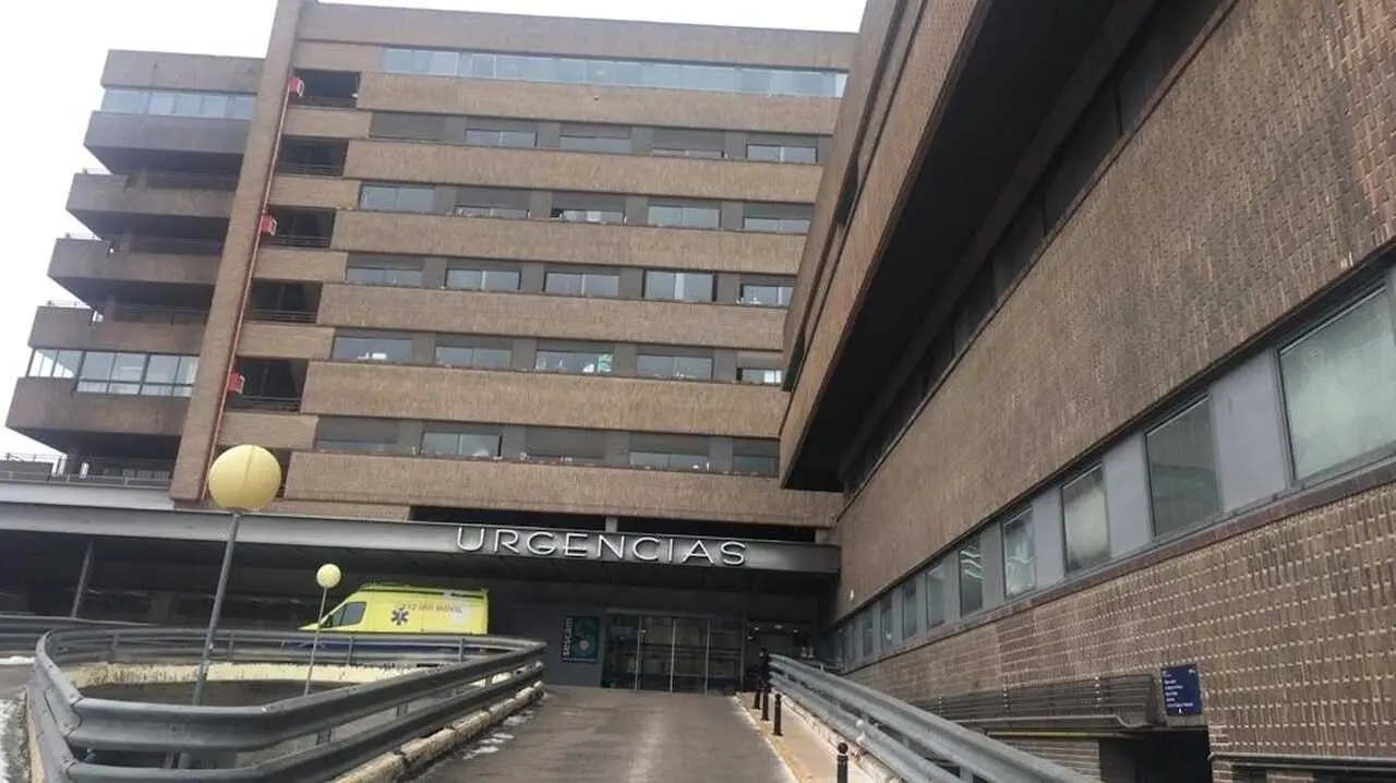 En la imagen de archivo el acceso al servicio de Urgencias del Hospital de Albacete, Hospital General de Albacete,&nbsp;