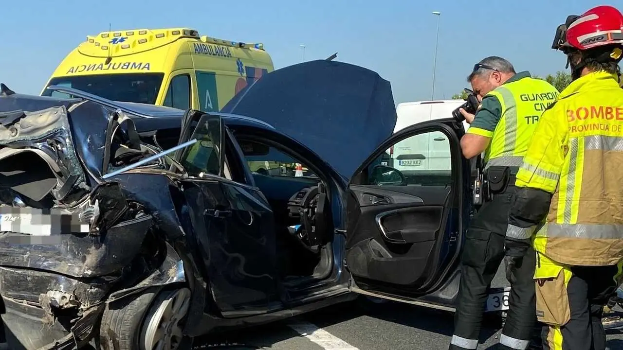 accidente de tr&aacute;fico, choque, colisi&oacute;n, furgoneta, salida de v&iacute;a, salirse de la v&iacute;a,