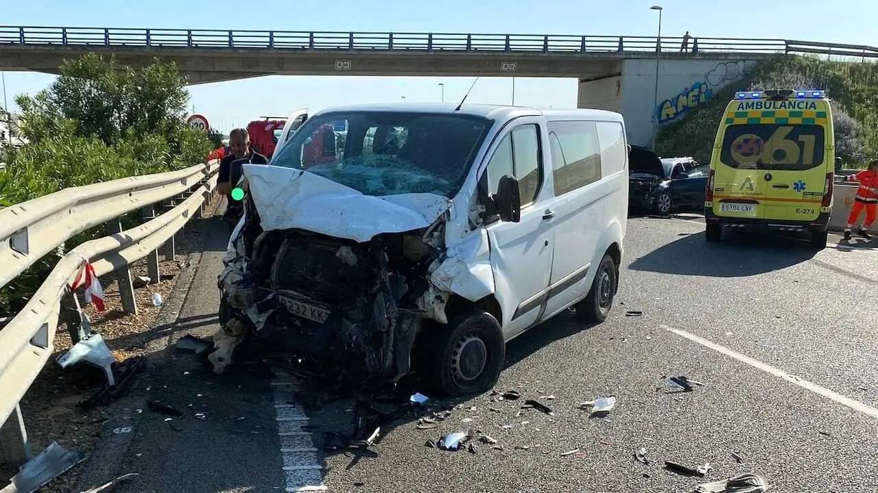 accidente de tr&aacute;fico, choque, colisi&oacute;n, furgoneta,